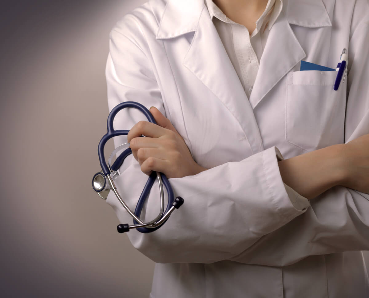 paidiatros-epeigon-sto-spiti-volos-nosimata-paidia